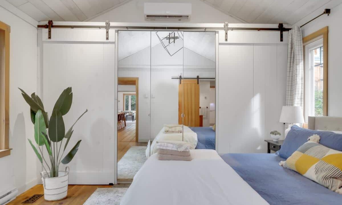 Photo of Bedroom in Val-des-Monts
