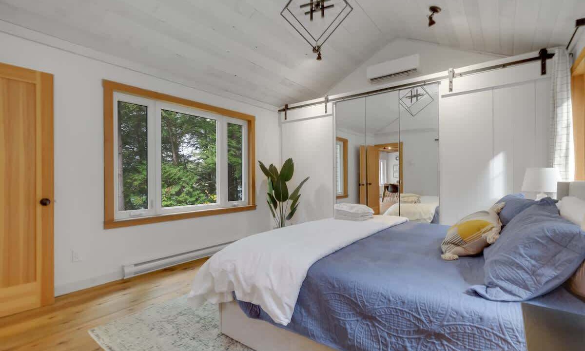 Photo of Bedroom in Val-des-Monts
