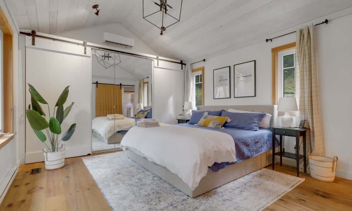 Photo of Bedroom in Val-des-Monts