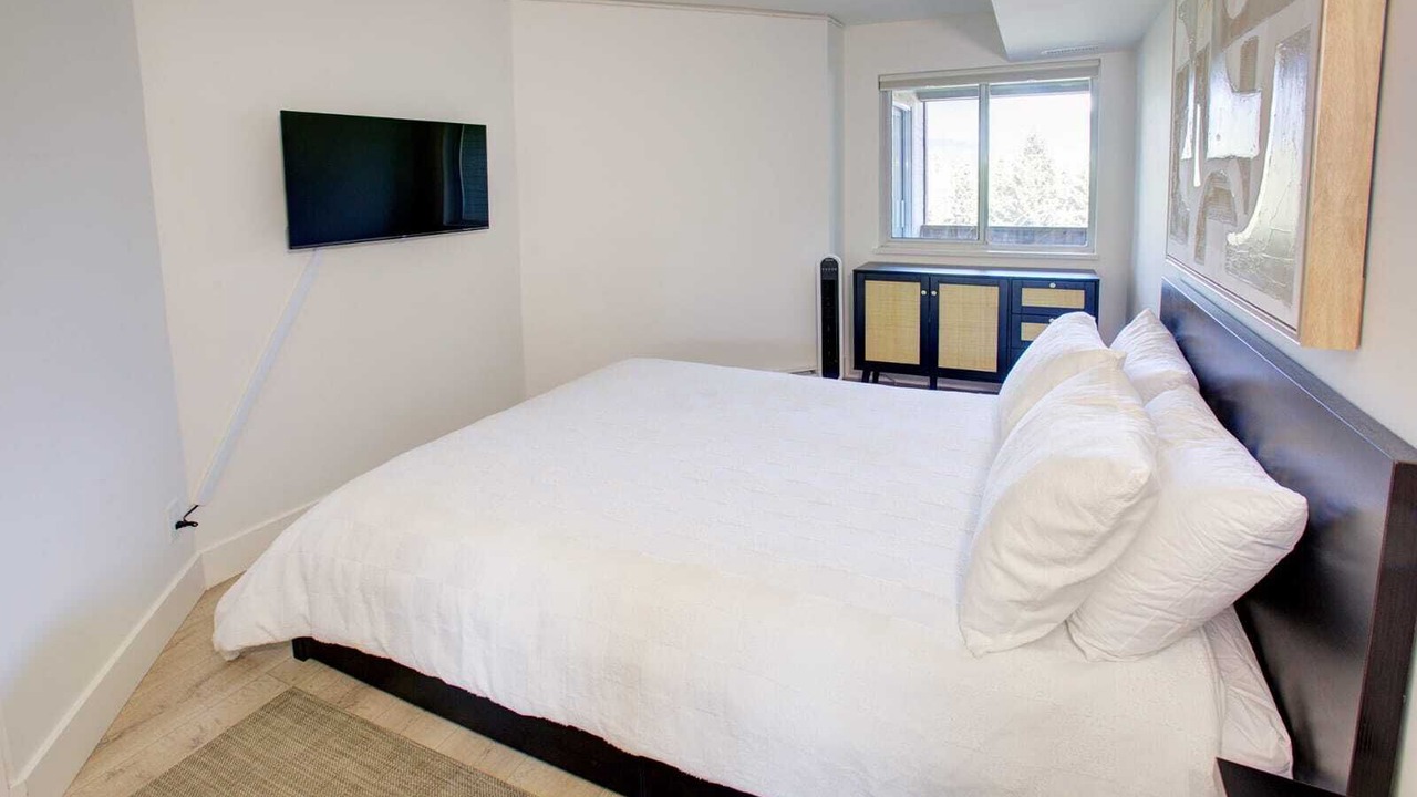 Photo of Bedroom in Whistler Cay Heights
