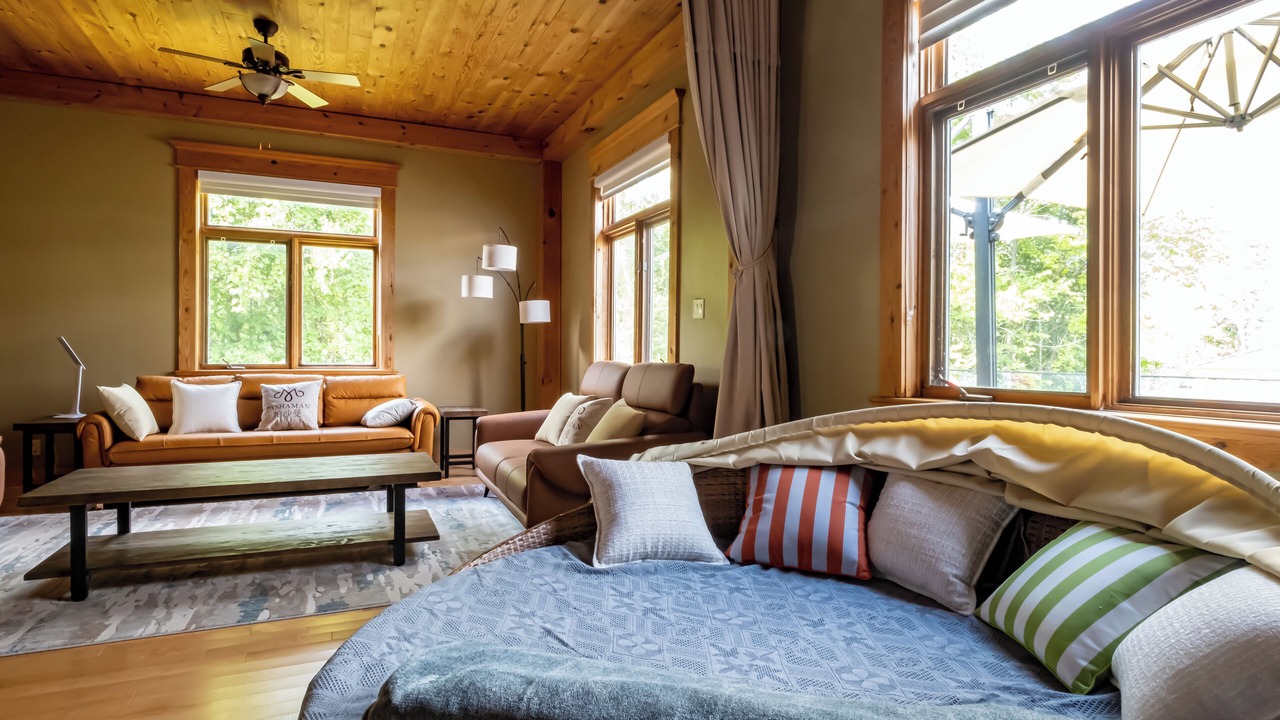 Photo of Livingroom in Scugog