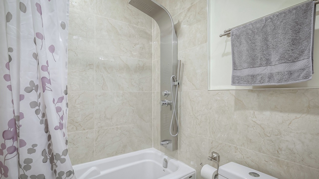 Photo of Bathroom in Woodbine Gardens