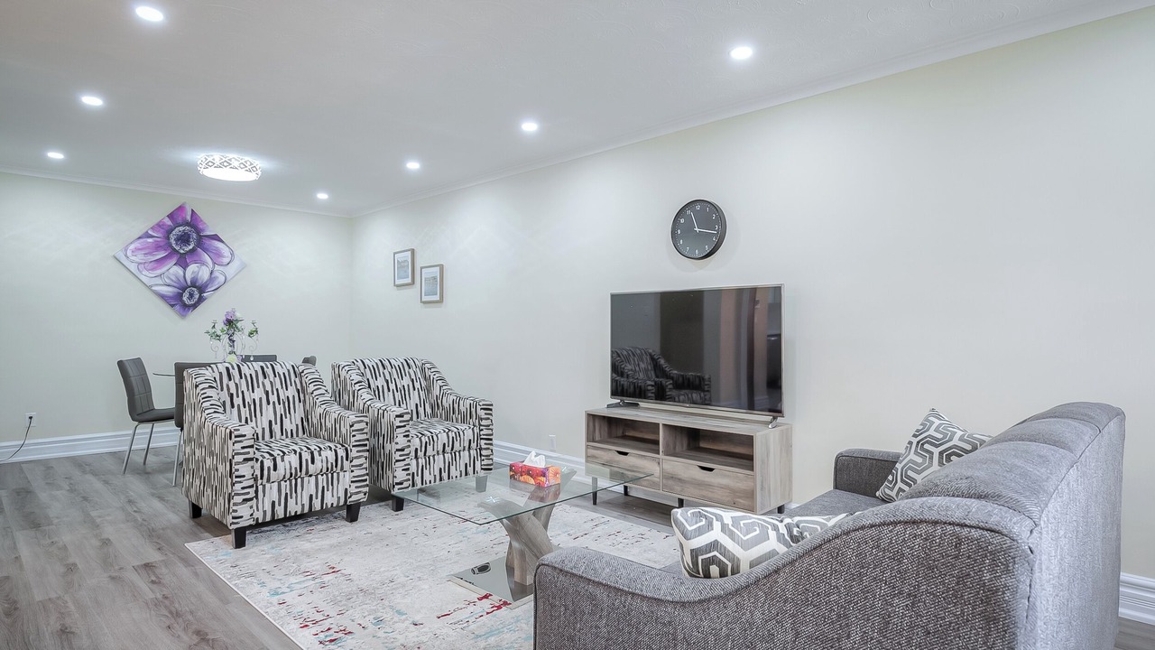 Photo of Livingroom in Woodbine Gardens