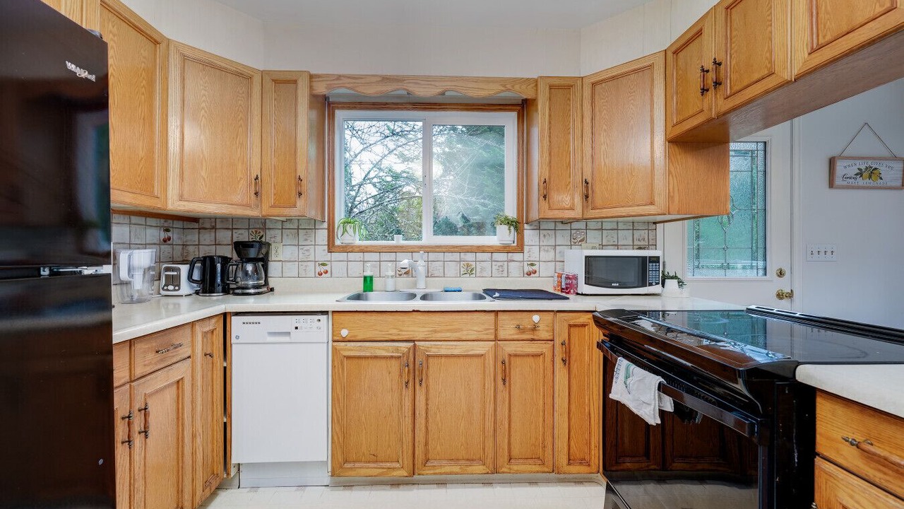 Photo of Kitchen in Cordova Bay