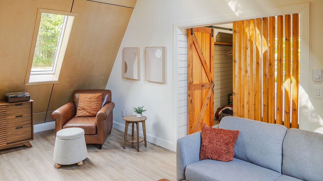 Photo of Livingroom in Amherst