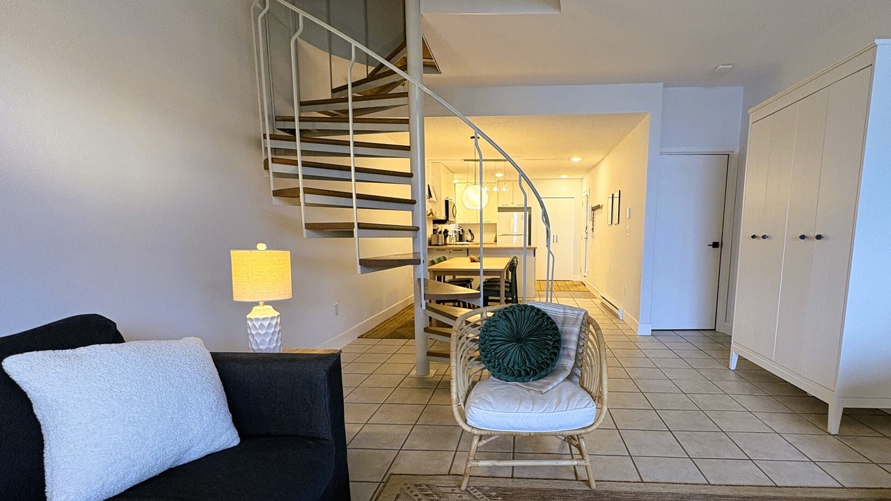 Photo of Livingroom in North Oyster