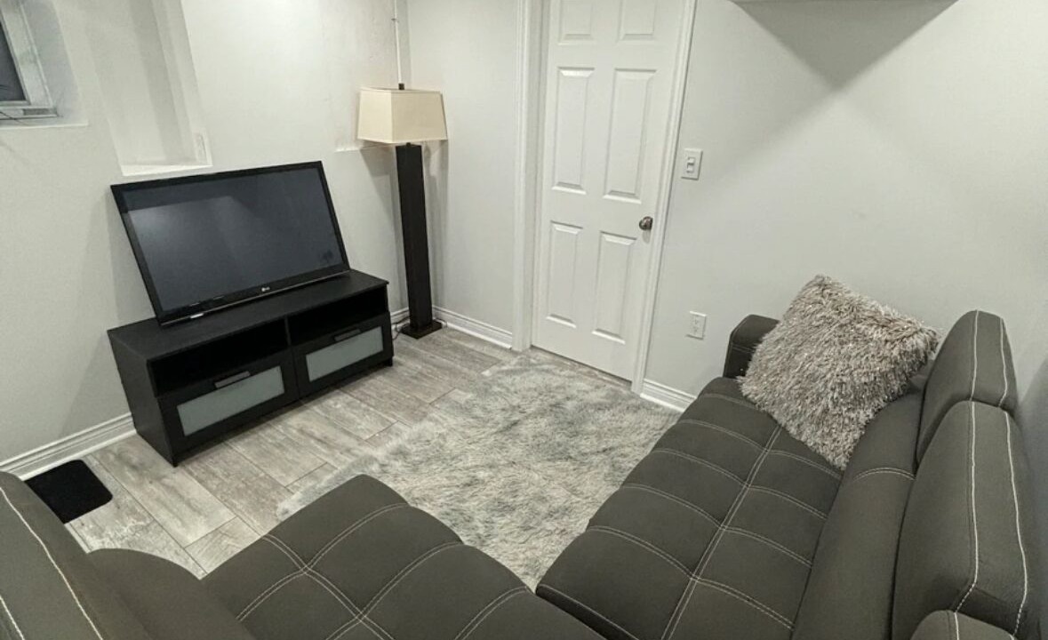 Photo of Livingroom in Oakwood Village