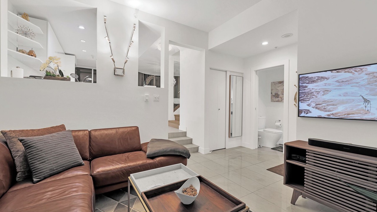 Photo of Livingroom in Coal Harbour