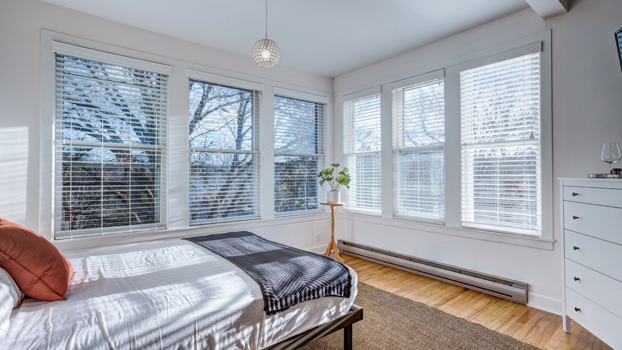 Photo of Bedroom in Lunenburg