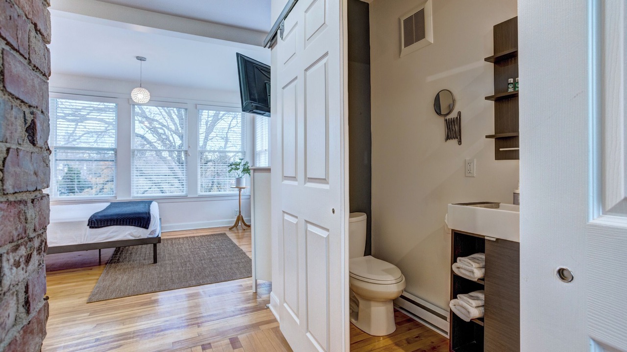 Photo of Bedroom in Lunenburg