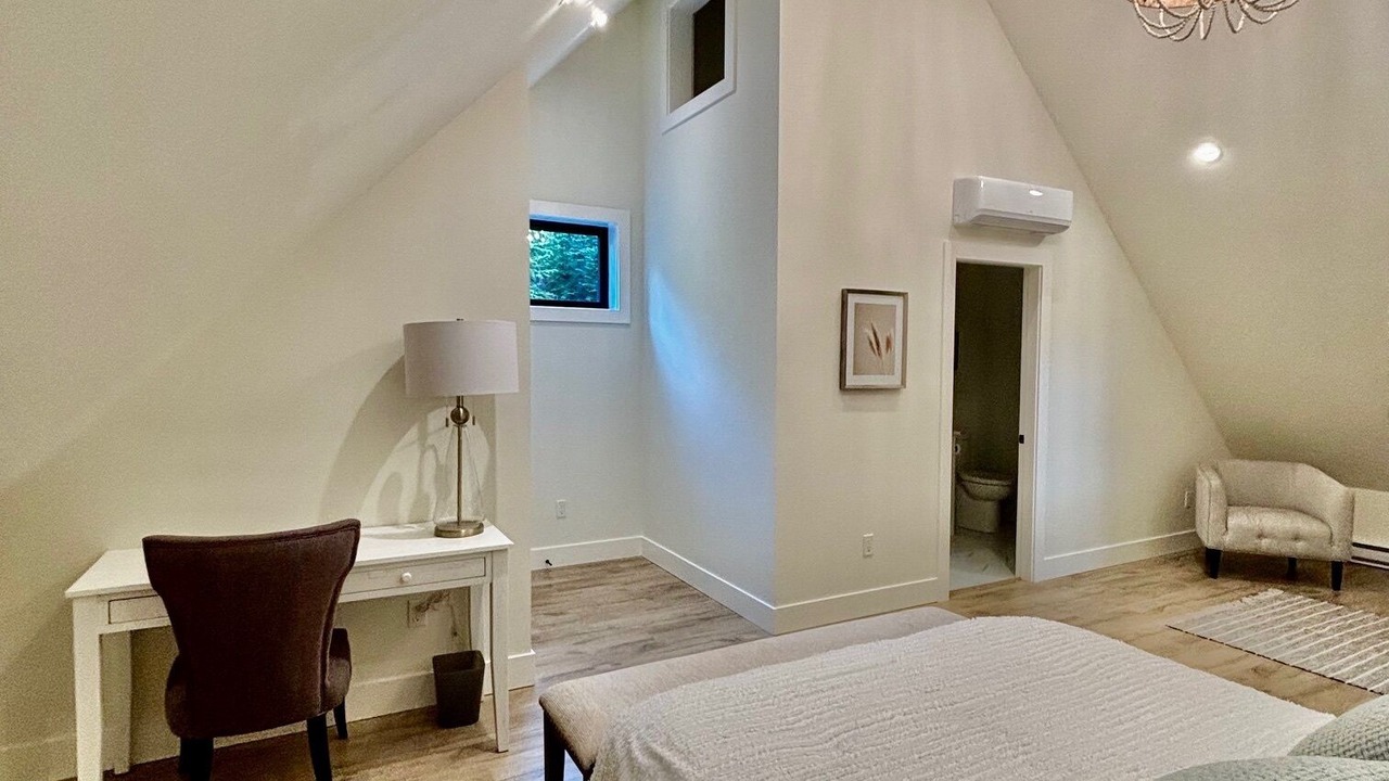 Photo of Bedroom in Courtenay