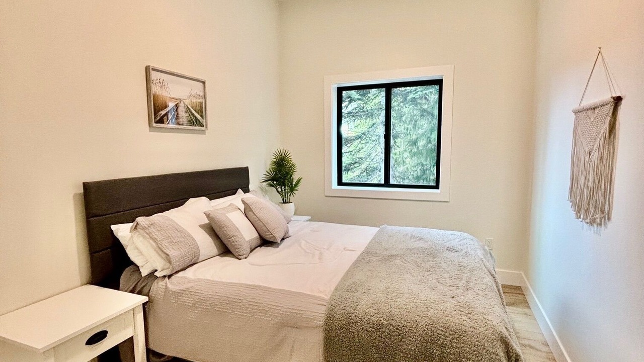 Photo of Bedroom in Courtenay