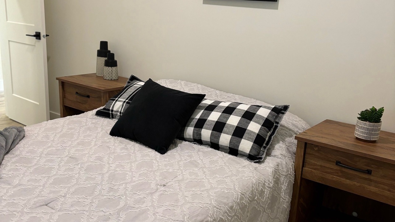 Photo of Bedroom in Courtenay