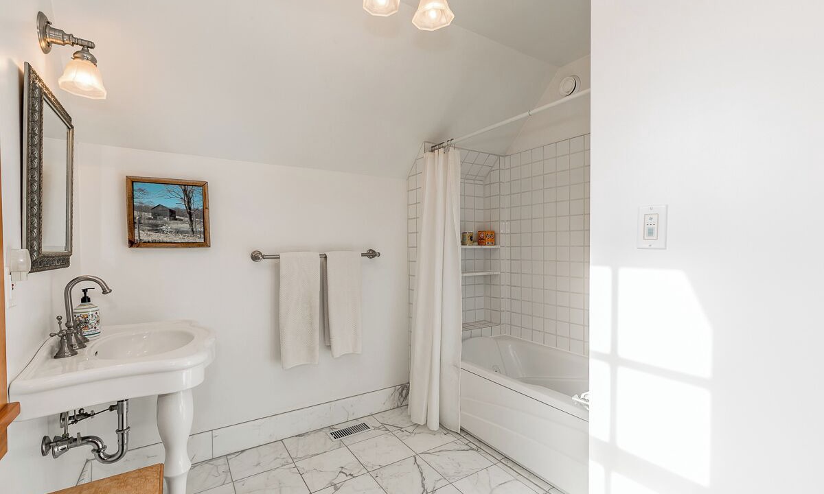 Photo of Bathroom in Mulmur