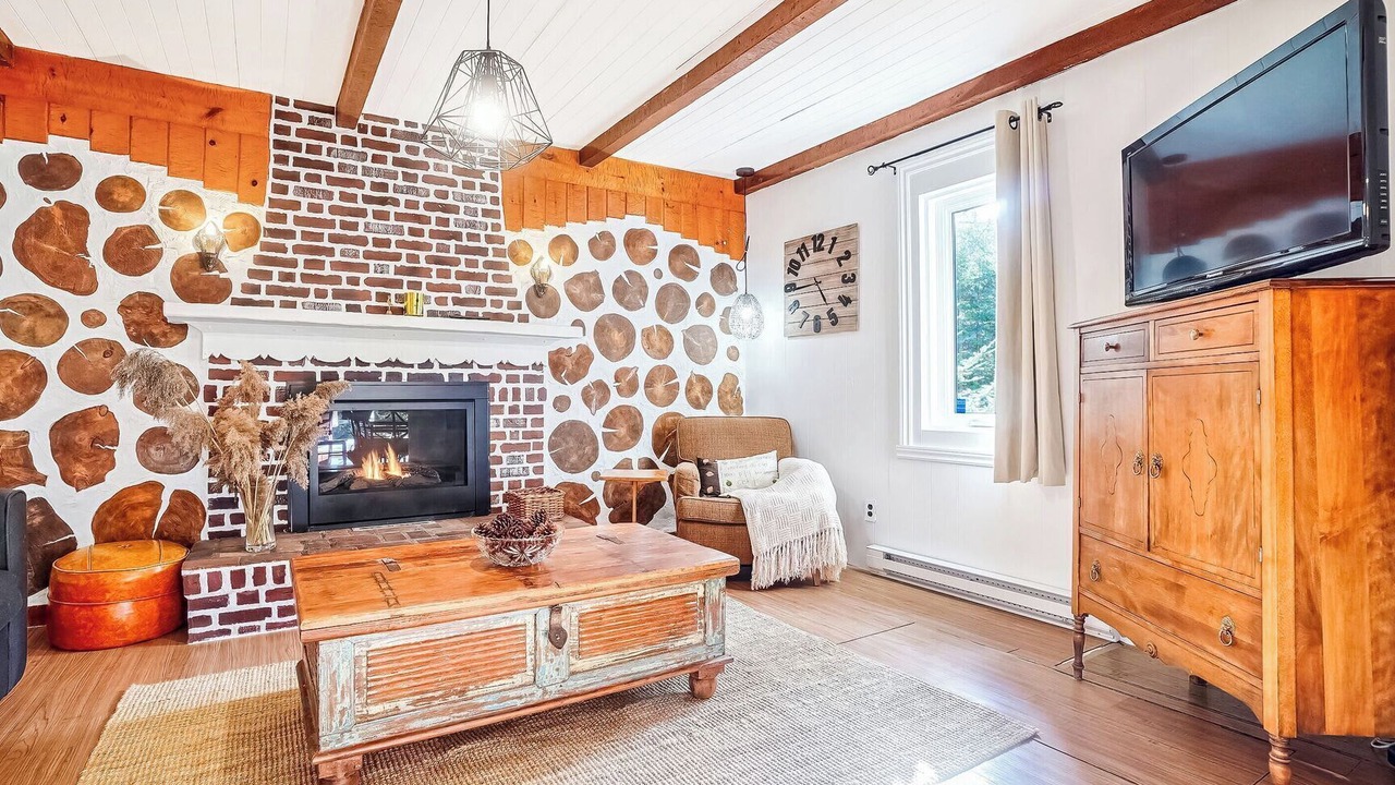 Photo of Livingroom in St-Adolphe-d'Howard