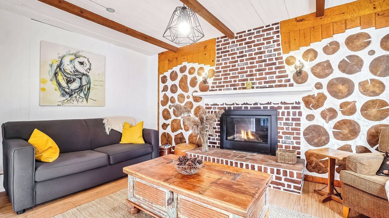 Photo of Livingroom in St-Adolphe-d'Howard