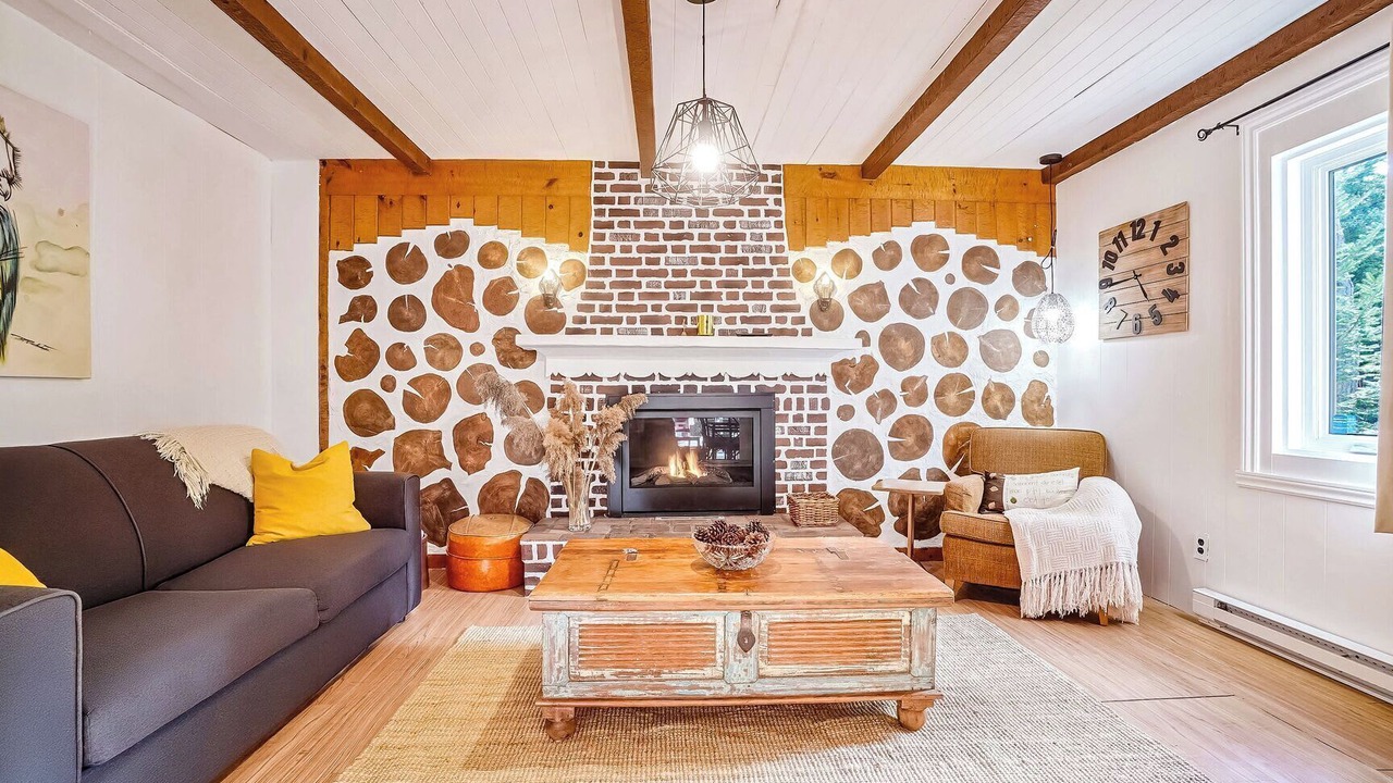 Photo of Livingroom in St-Adolphe-d'Howard