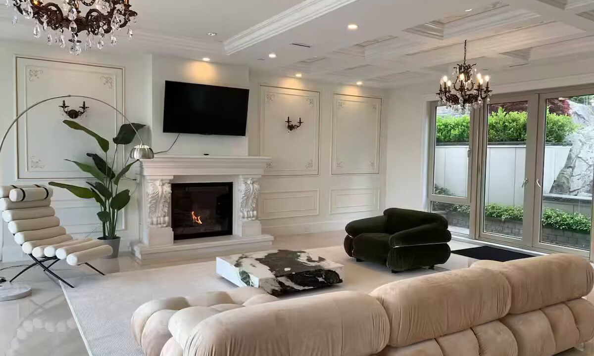 Photo of Livingroom in West Vancouver
