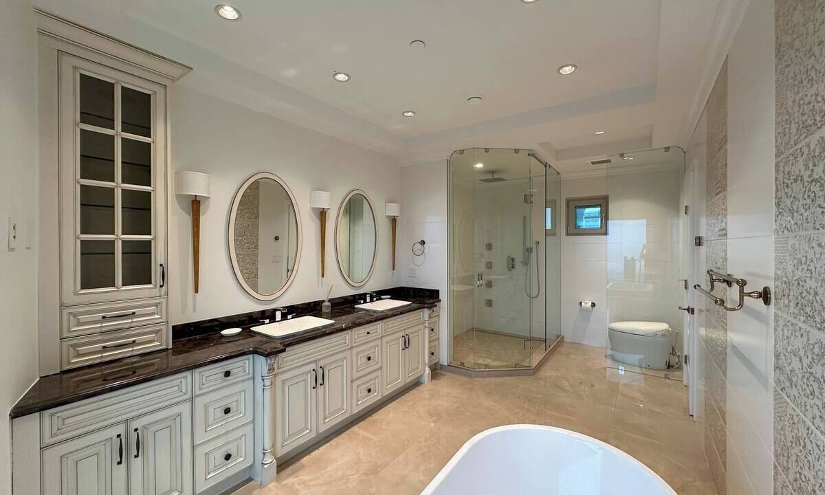 Photo of Bathroom in West Vancouver
