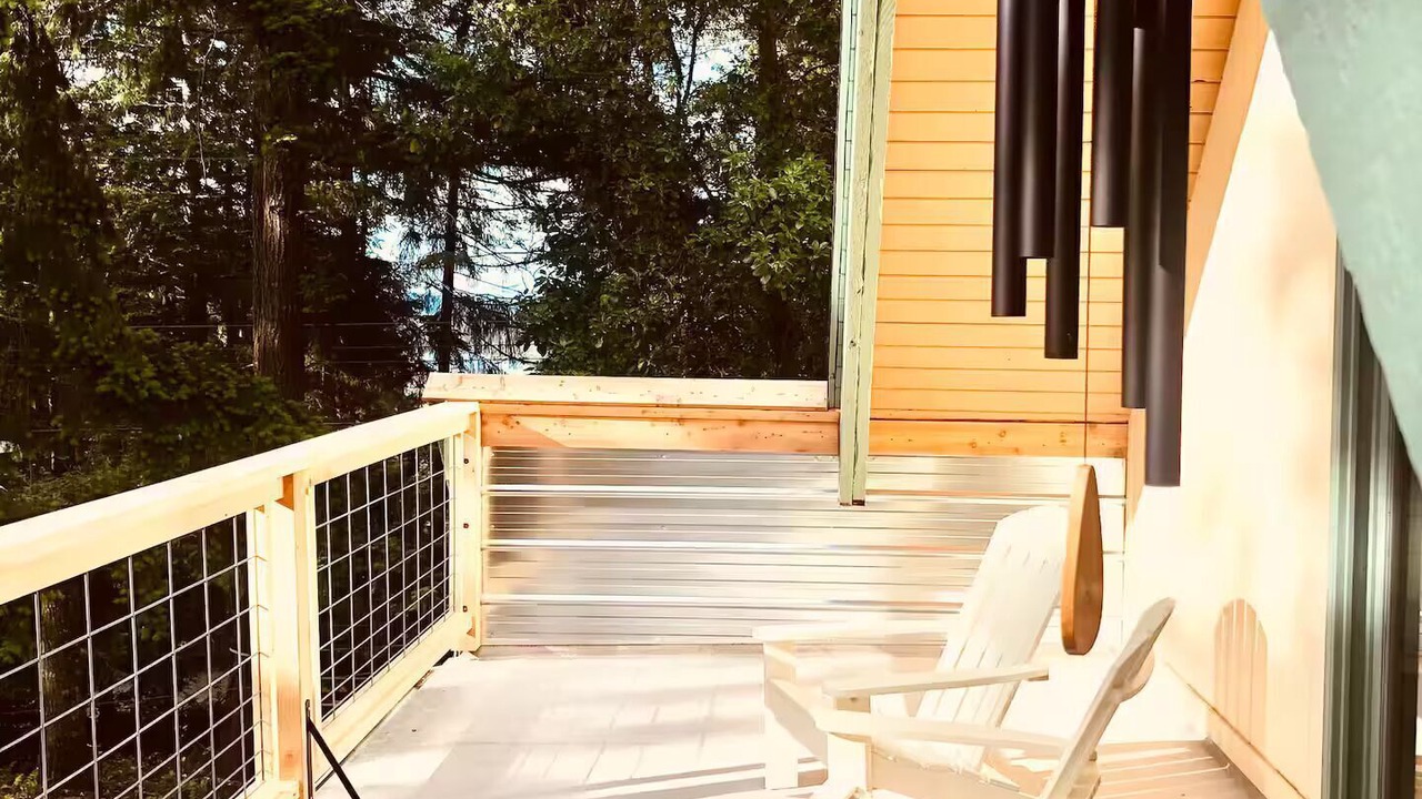 Photo of Patio Balcony in Salt Spring Island