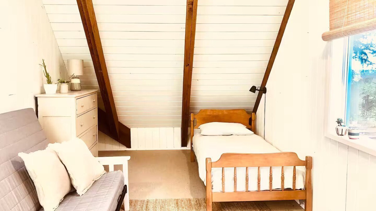 Photo of Bedroom in Salt Spring Island