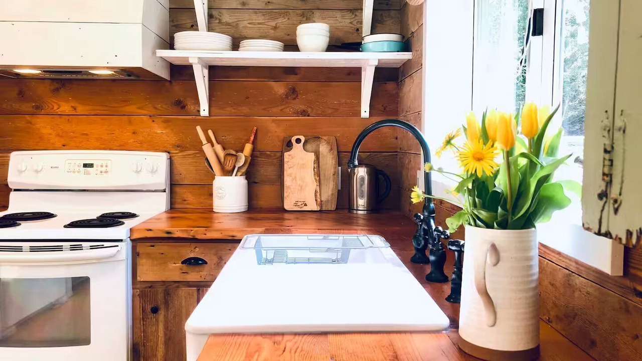 Photo of Kitchen in Salt Spring Island