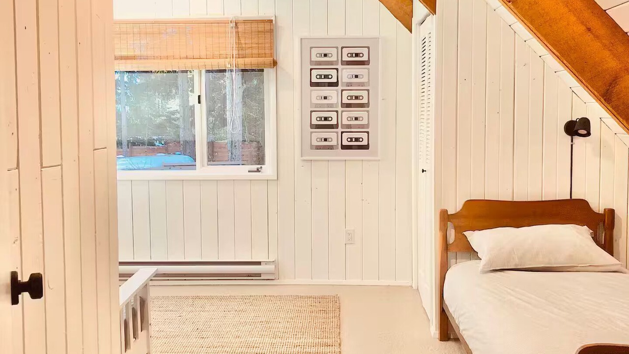 Photo of Bedroom in Salt Spring Island
