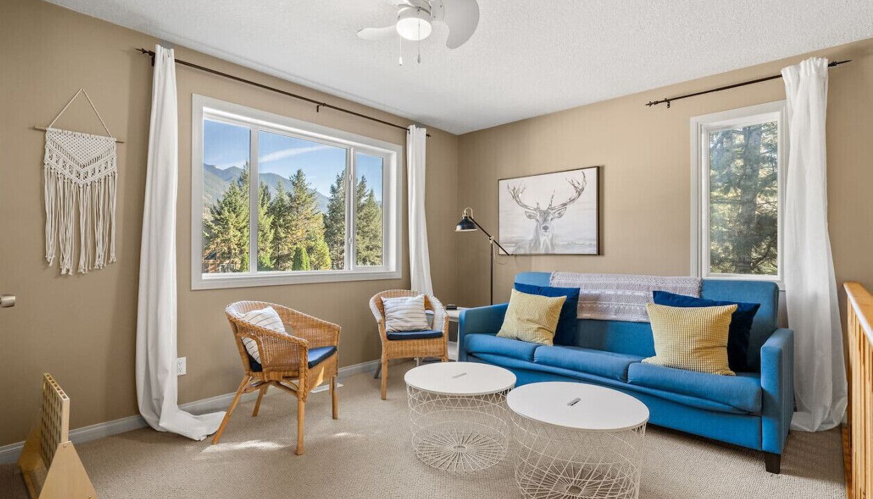 Photo of Livingroom in East Kootenay