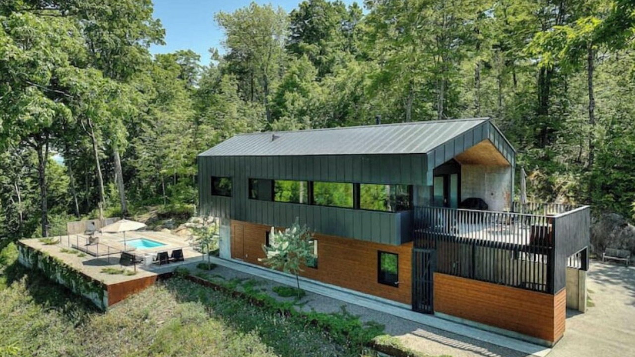Photo of Outdoor in Bolton-Est