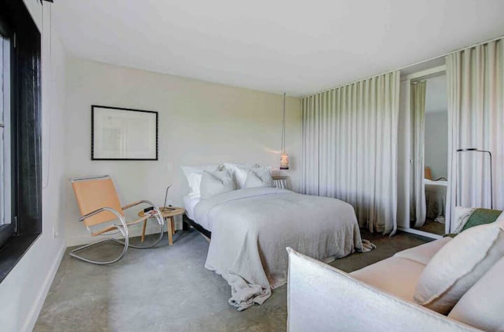 Photo of Bedroom in Bolton-Est