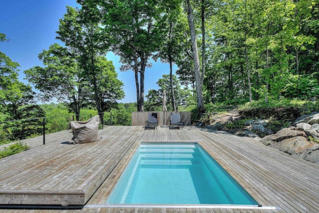 Photo of Outdoor in Bolton-Est