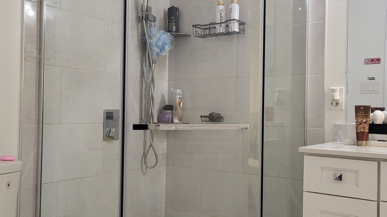 Photo of Bathroom in Aylmer