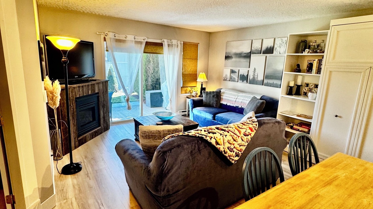 Photo of Livingroom in Shawnigan Lake