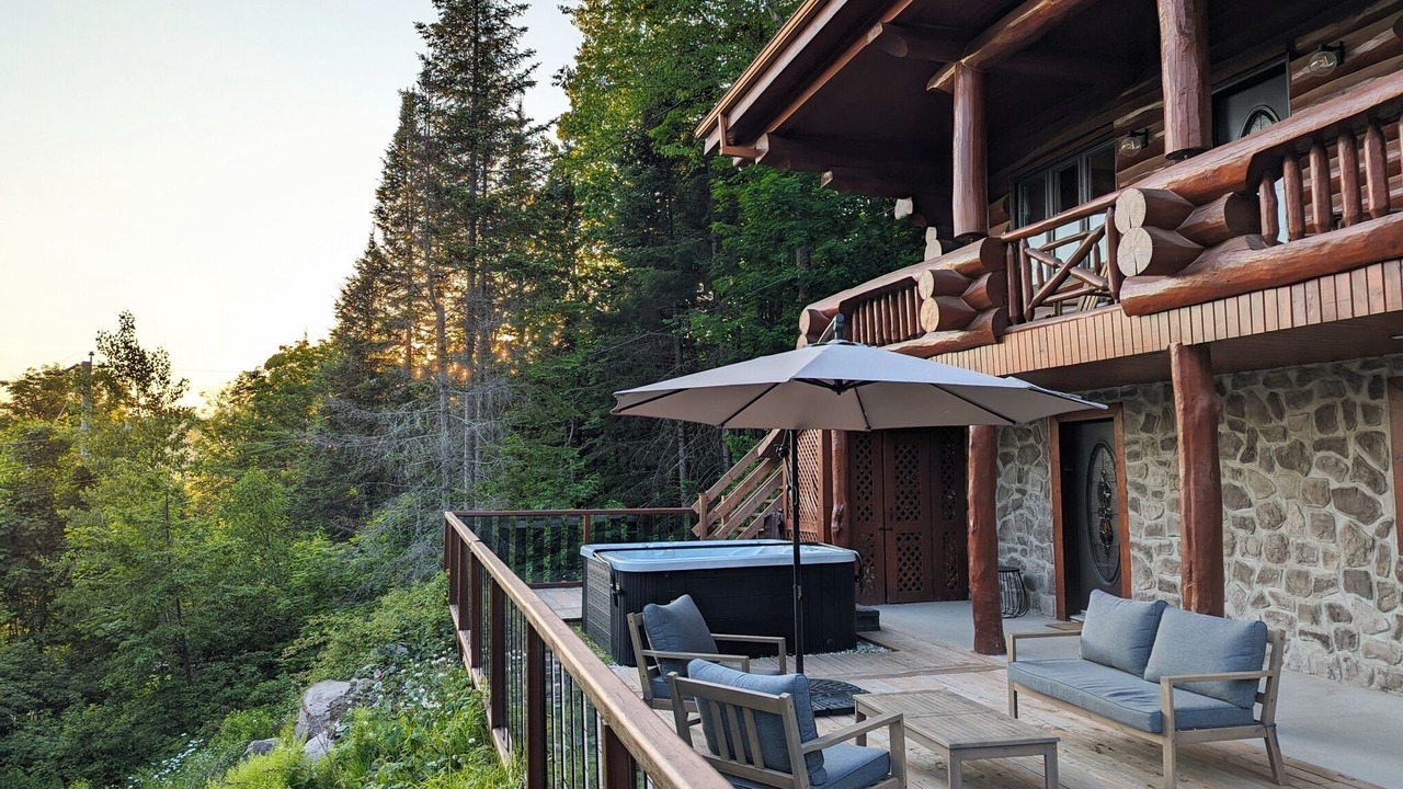 Photo of Patio Balcony in Saint-Faustin-Lac-Carre
