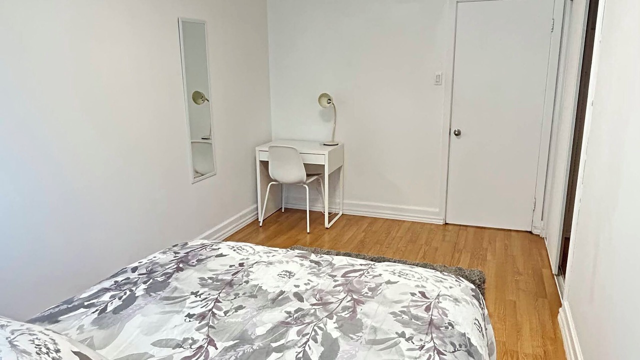 Photo of Bedroom in Aylmer