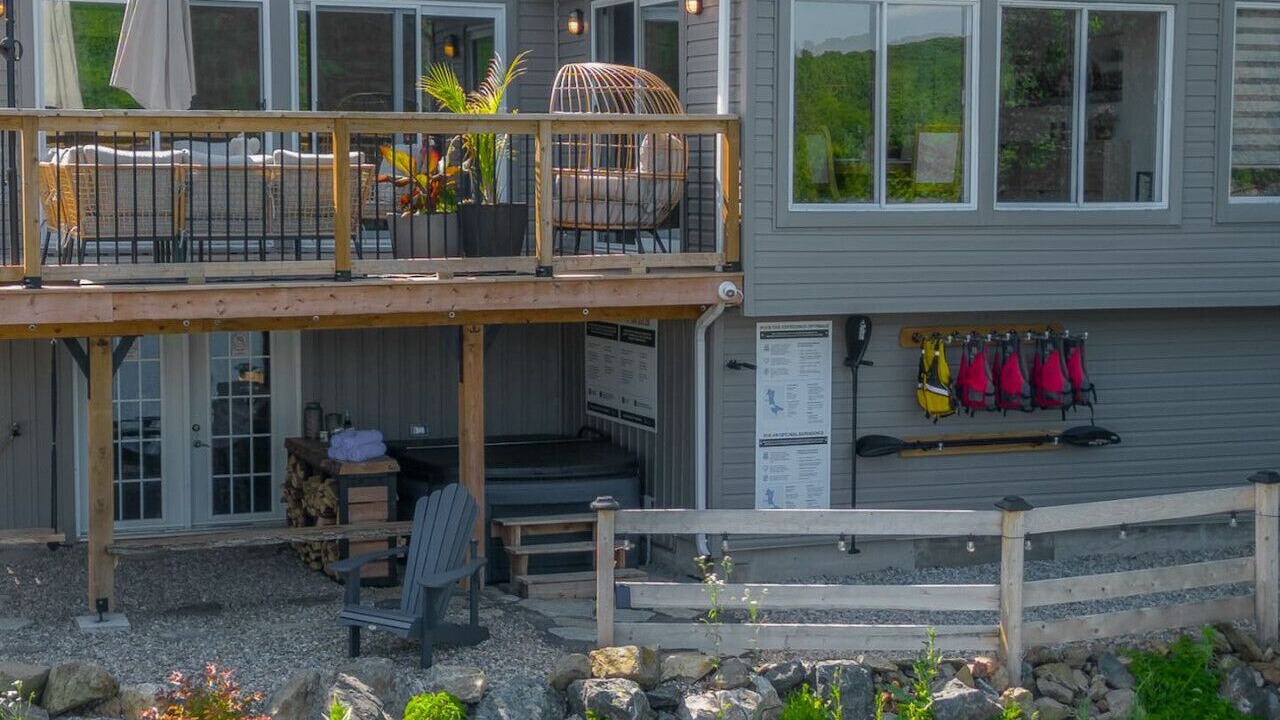 Photo of Patio Balcony in Val-des-Monts