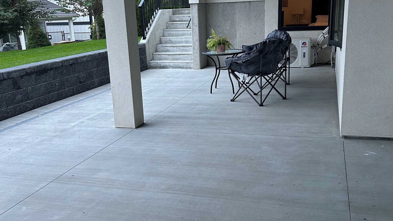 Photo of Patio Balcony in Lower Sumas Mountain