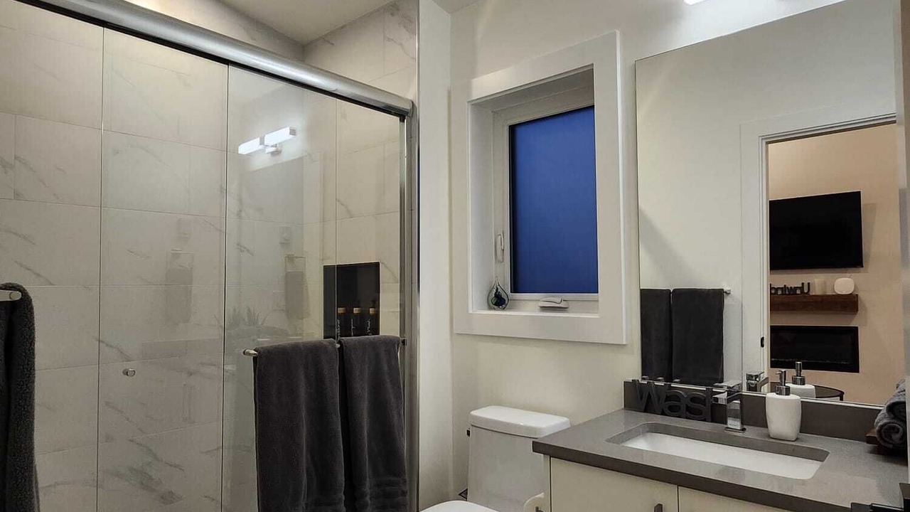 Photo of Bathroom in Sunset