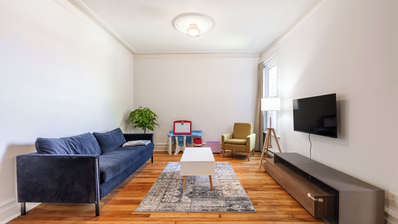 Photo of Livingroom in Pointe-Saint-Charles