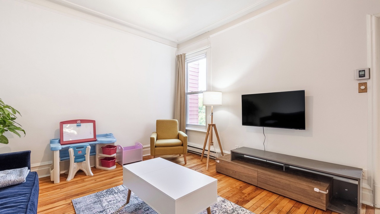 Photo of Livingroom in Pointe-Saint-Charles