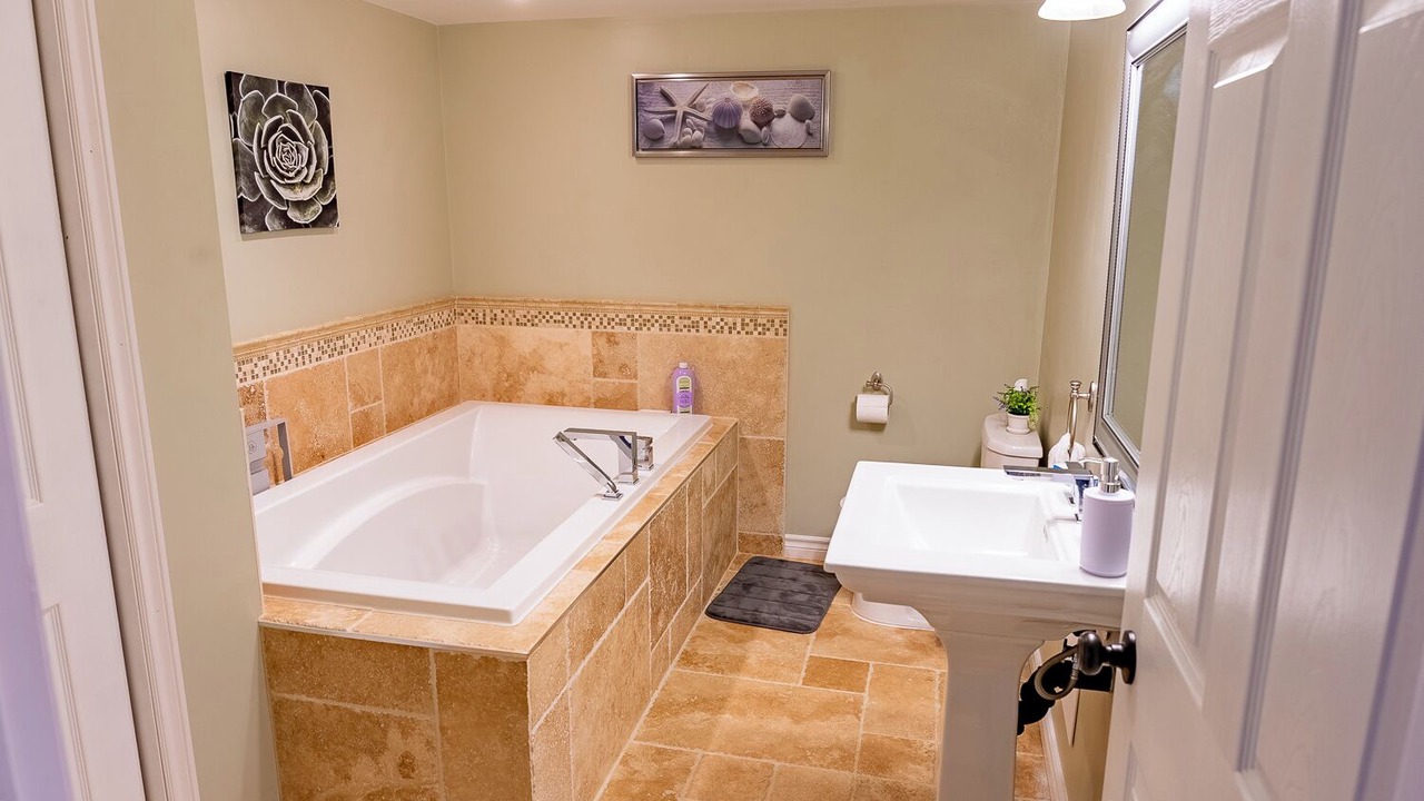 Photo of Bathroom in Garson
