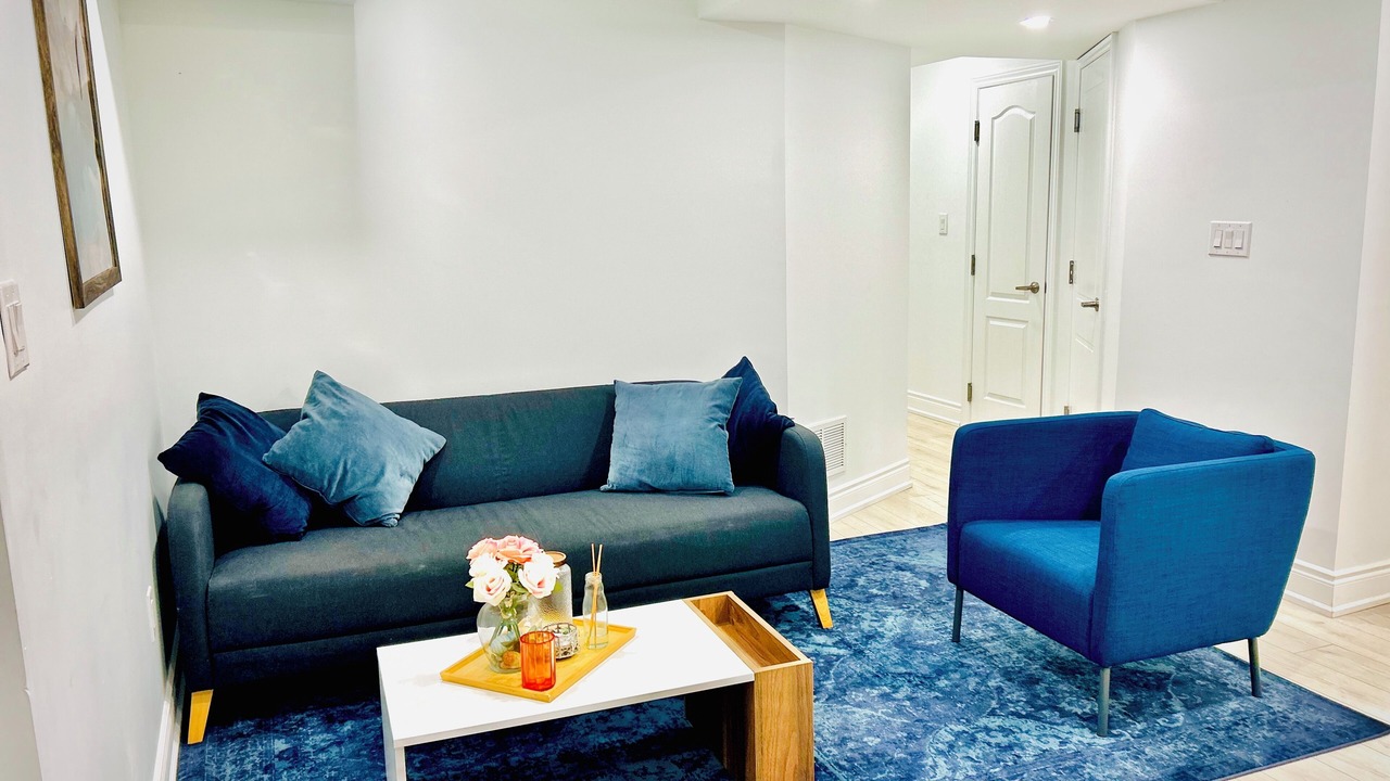 Photo of Livingroom in Central Erin Mills