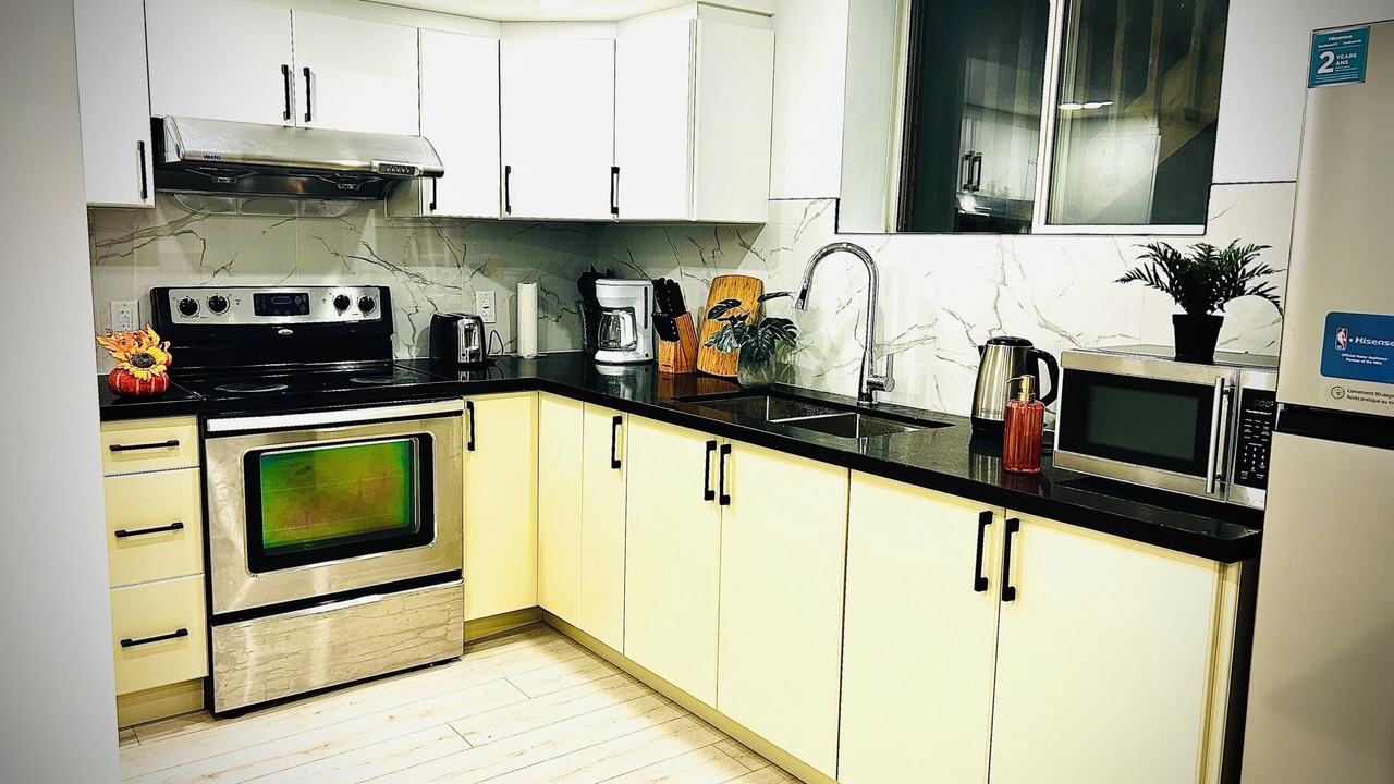 Photo of Kitchen in Central Erin Mills