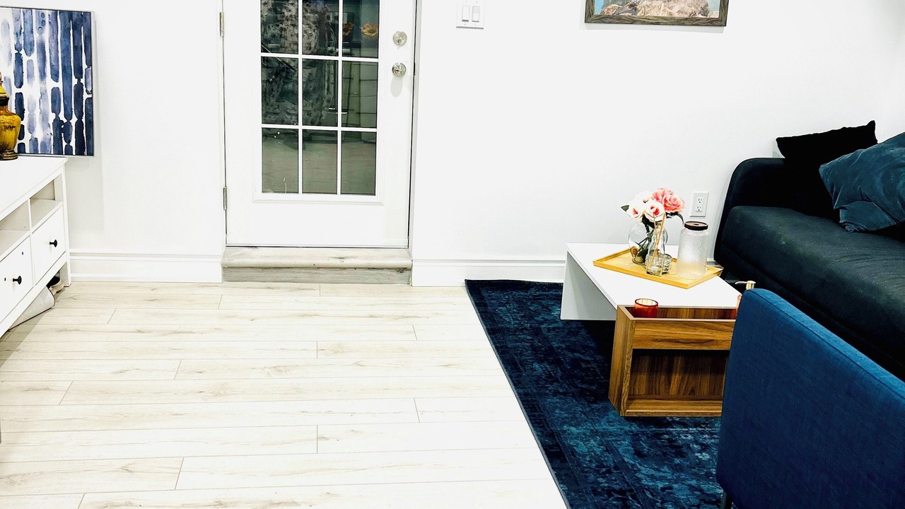 Photo of Livingroom in Central Erin Mills