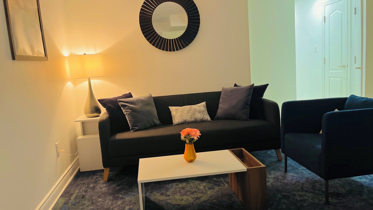 Photo of Livingroom in Central Erin Mills