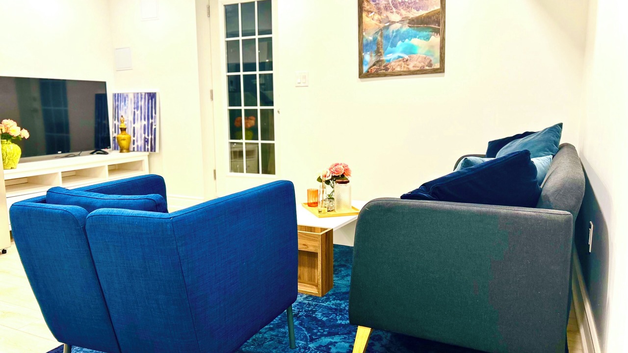 Photo of Livingroom in Central Erin Mills