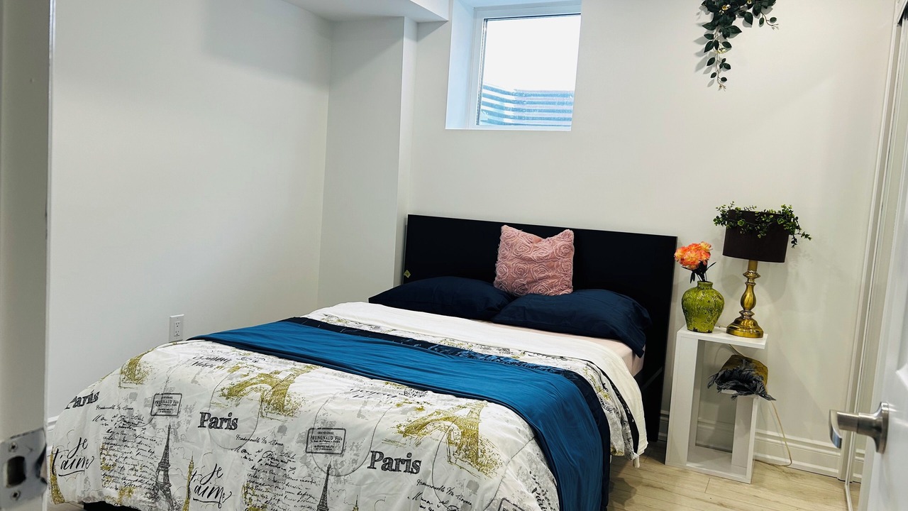 Photo of Bedroom in Central Erin Mills