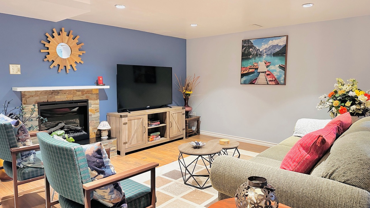 Photo of Livingroom in Varsity