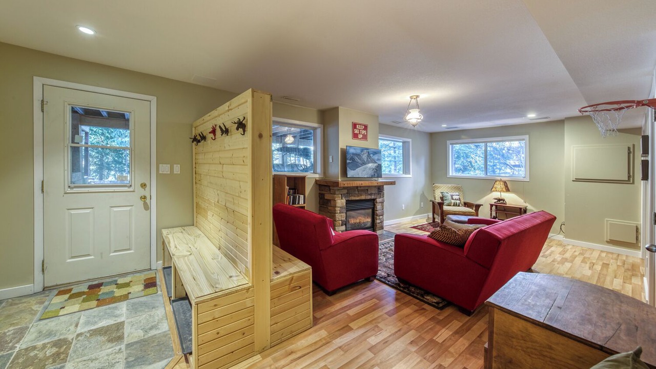 Photo of Livingroom in East Kootenay