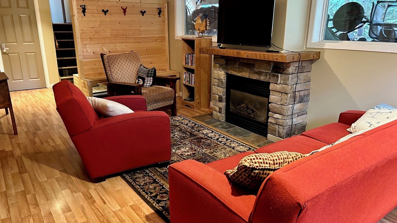Photo of Livingroom in East Kootenay